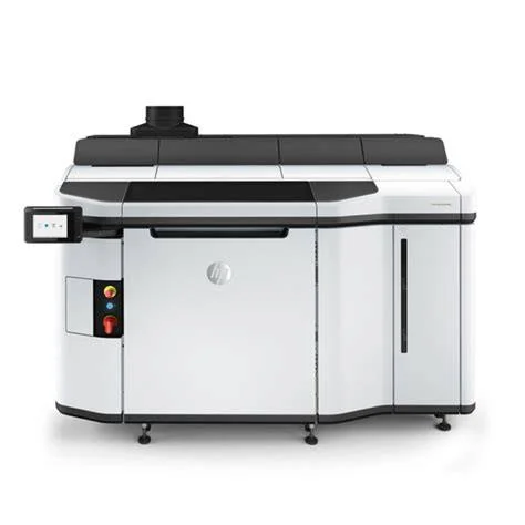 HP Jet Fusion 5600: Нови хоризонти за серийно производство с MJF